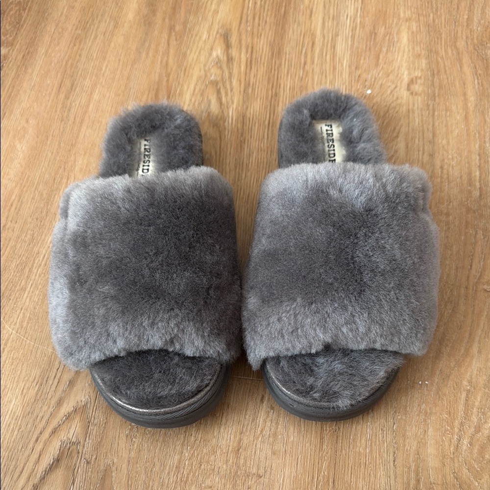 Womens Fuzzy Gray Slide Slippers